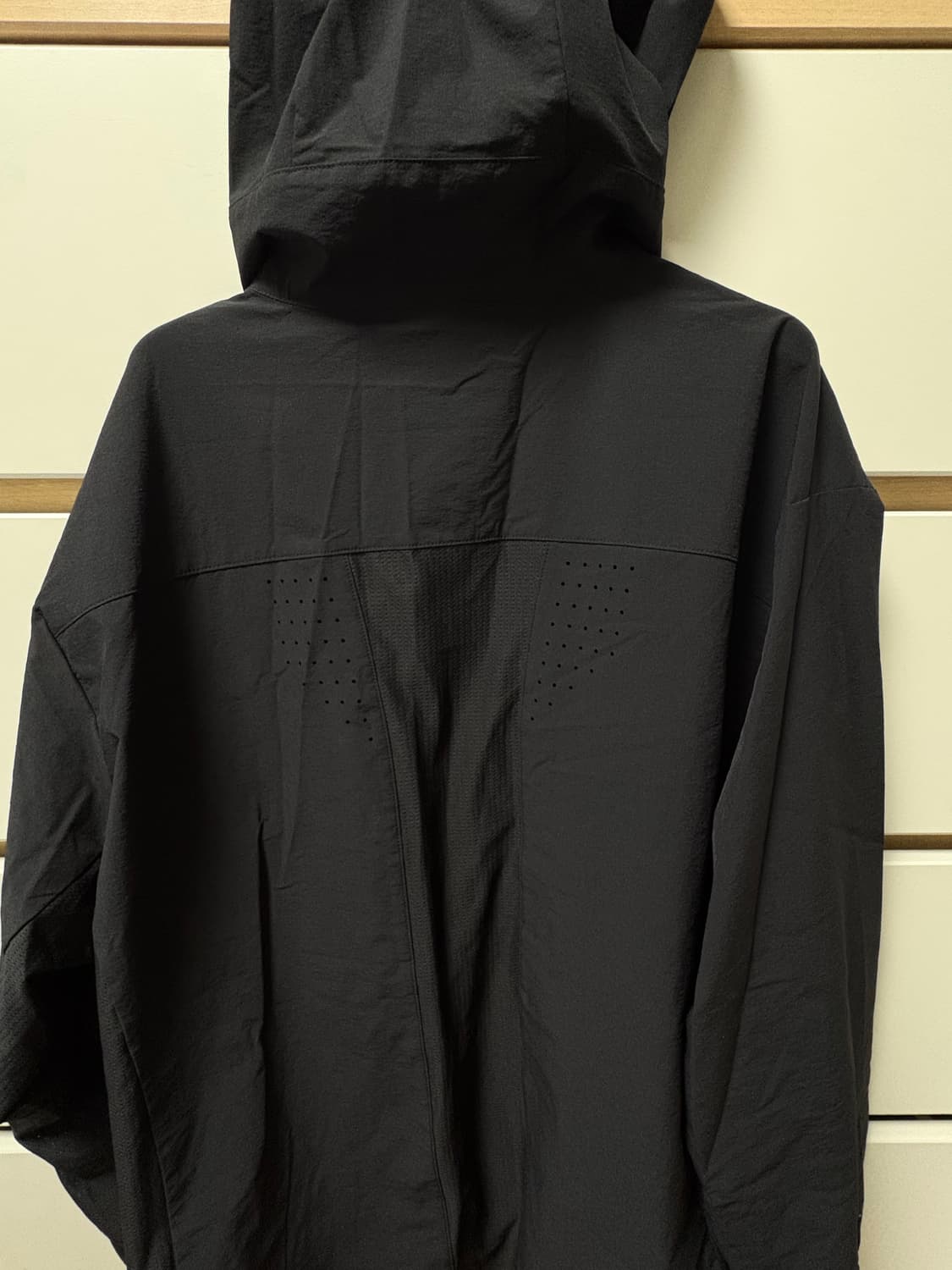 고요웨어 25ss 바람막이 블랙 L size 상품이미지3