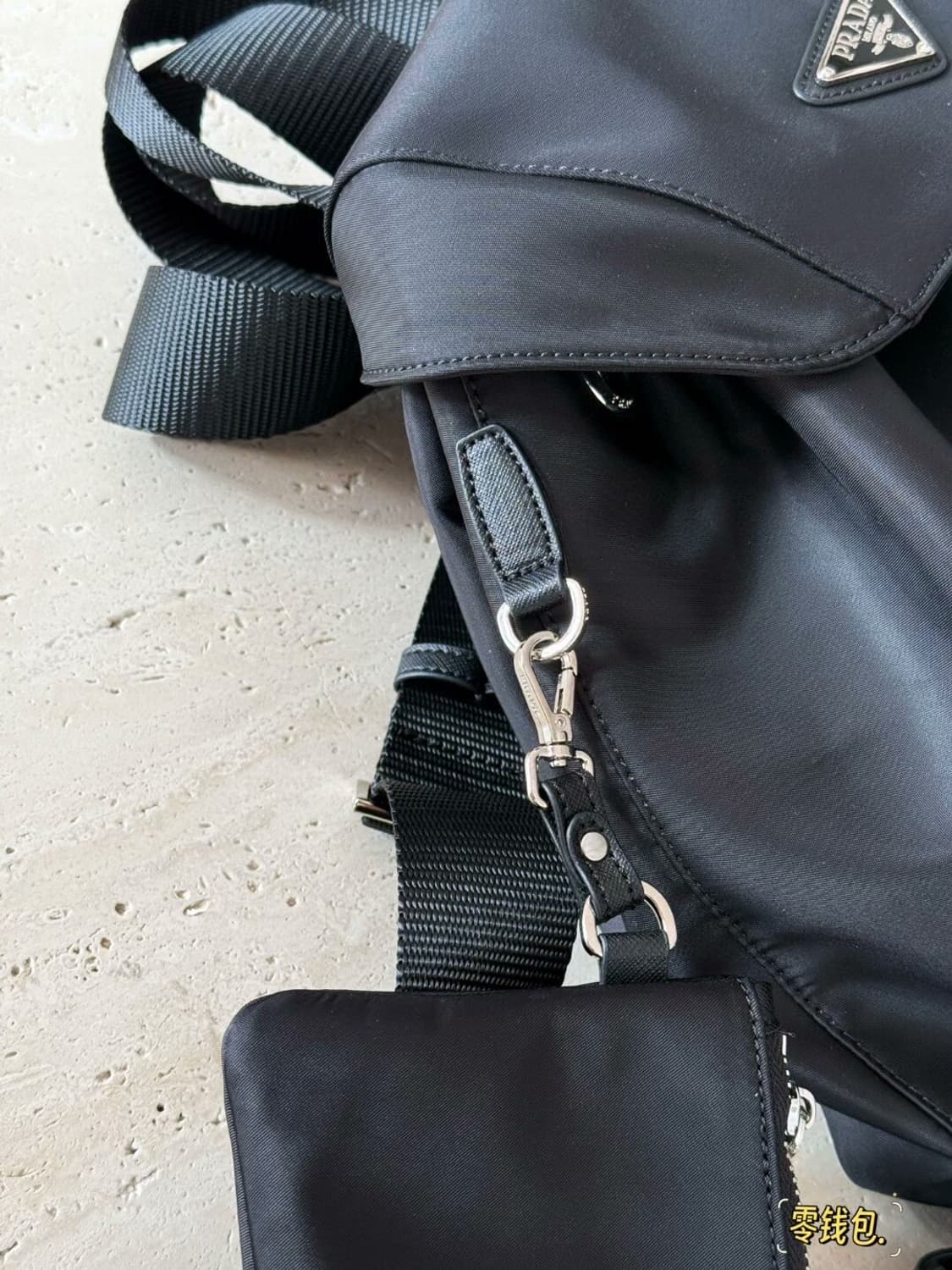 프라다 리나일론 미디움백팩블랙 상품이미지6