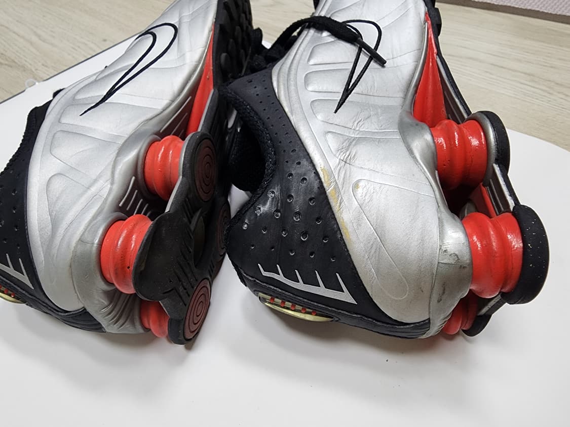 나이키 샥스 R4 블랙 메탈릭 실버 270mm 상품이미지6