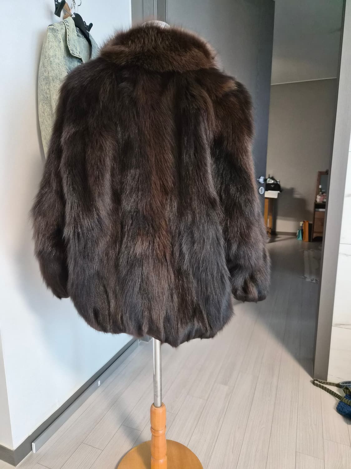 SAGA FOX(사가폭스) 천연 폭스 퍼 자켓 (다크 브라운/상태 최상) 상품이미지2