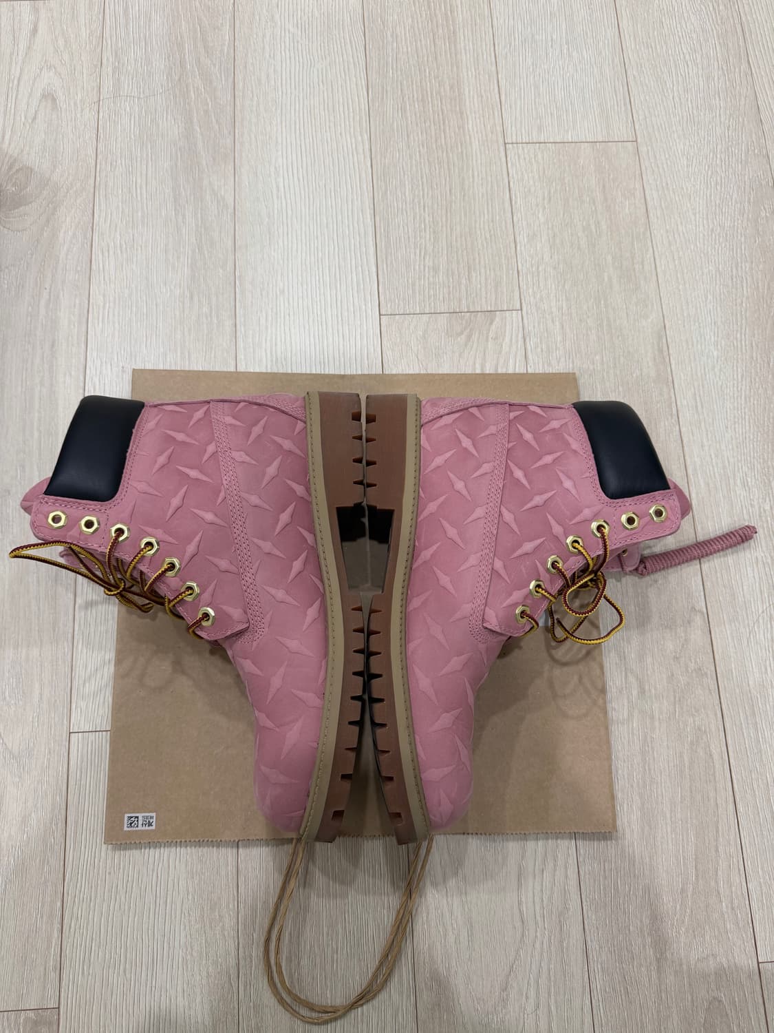 260)팀버랜드 슈프림 다이아몬드 플레이트 핑크 6인치 상품이미지3