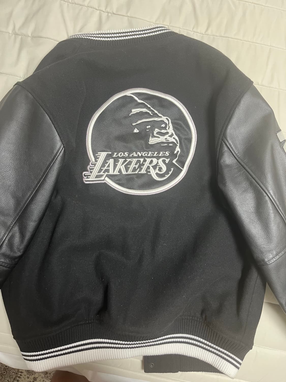 뉴에라 엑스라지 레이커스 바시티 자켓 XL 상품이미지2