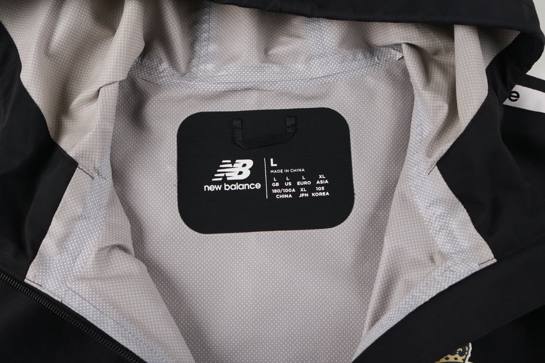 [XL] 뉴발란스 2023 서울이랜드 지급용 레인자켓 상품이미지4