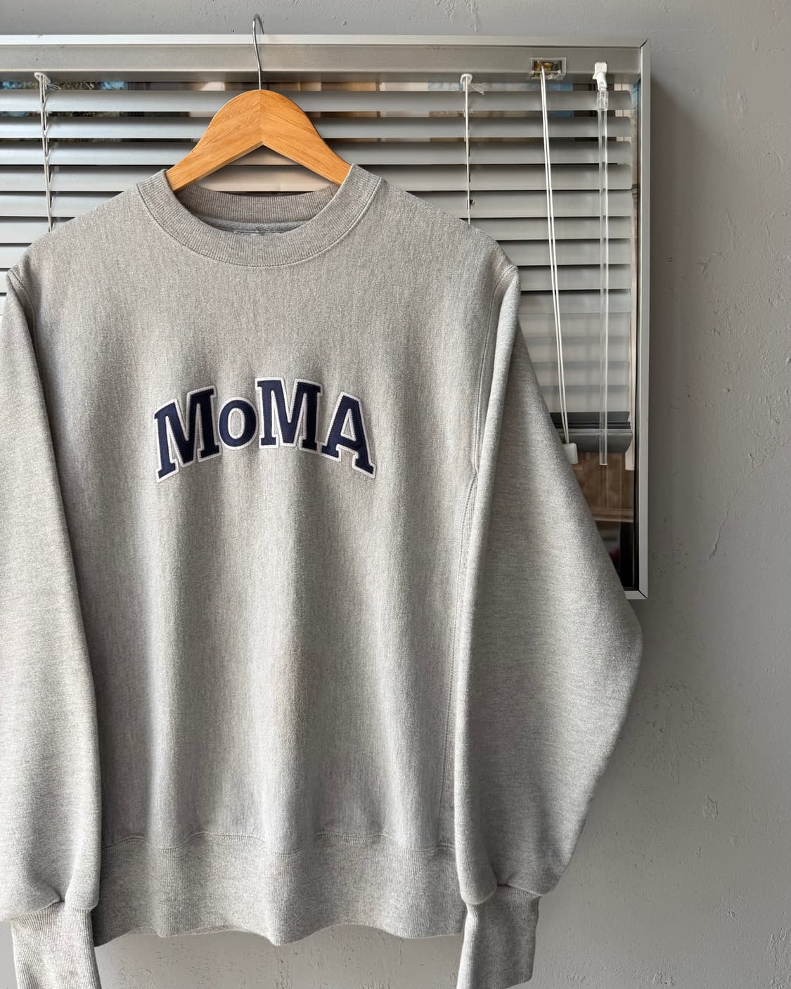 Champion x MOMA 리버스위브 맨투맨 상품이미지3
