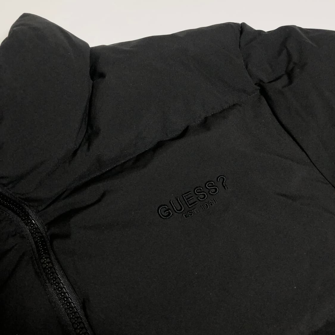 게스 덕다운 숏패딩 L 상품이미지4