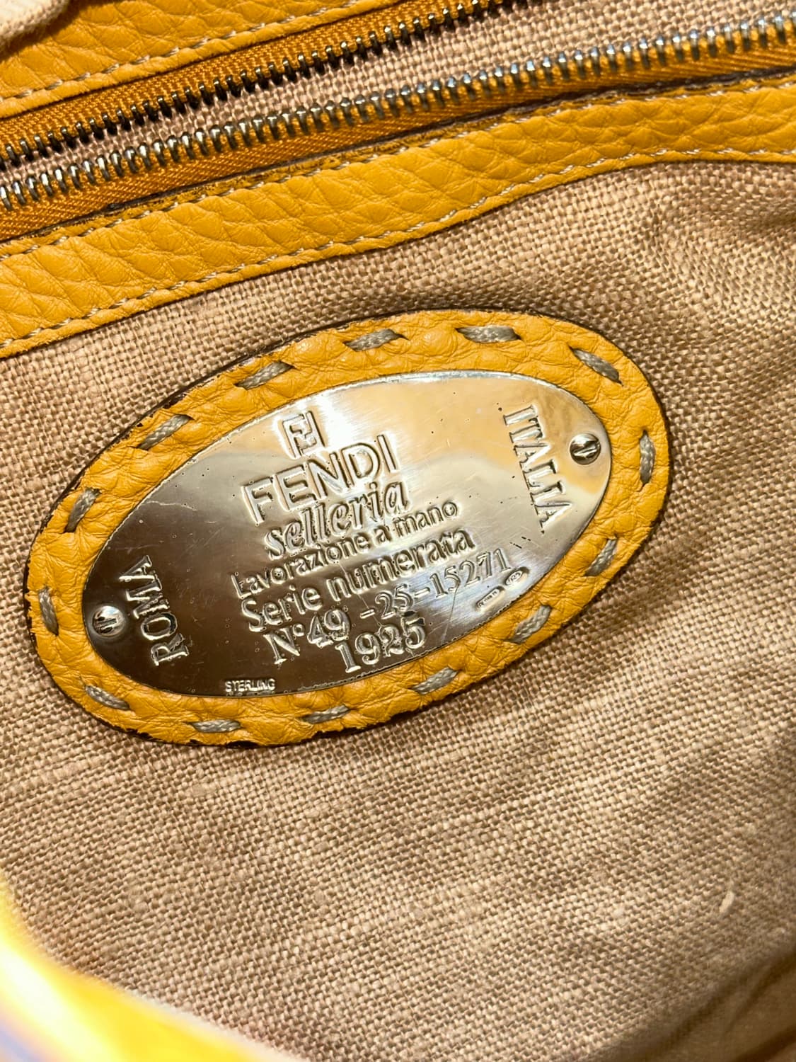 펜디 셀러리아 린다 백 (한국명품감정서 동봉) 상품이미지7