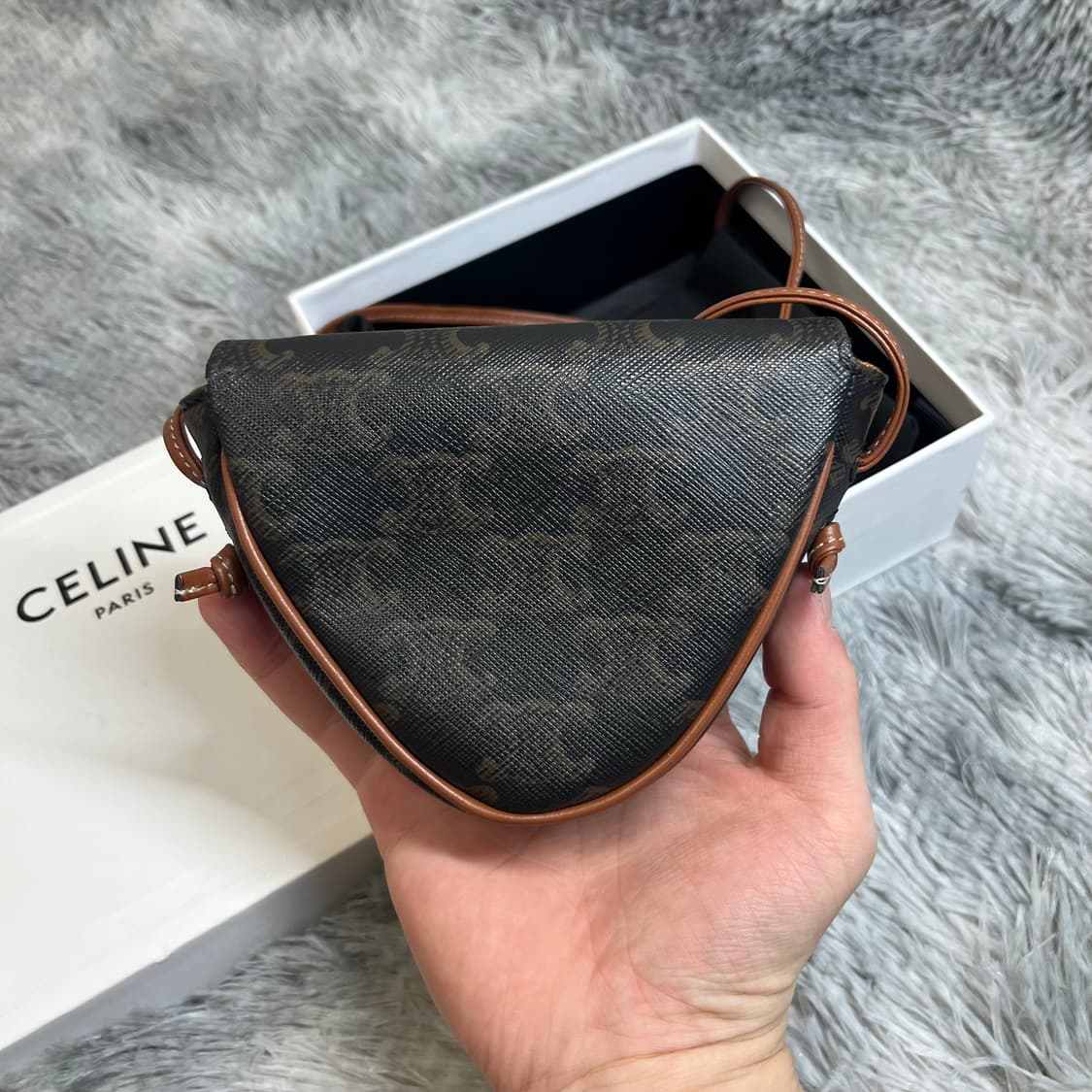 셀린느 트리오페 트라이앵글 미니 숄더백 상품이미지2