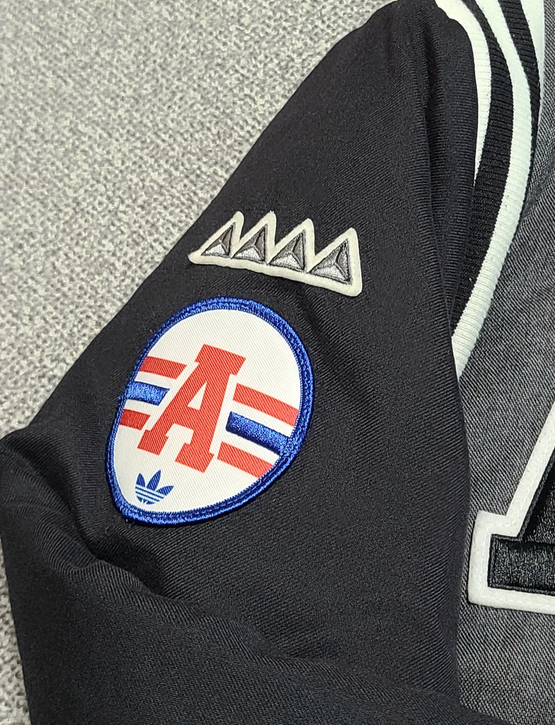 디다스 빅 트레포일 바시티 스타디움 누빔 자켓 95  M 상품이미지8