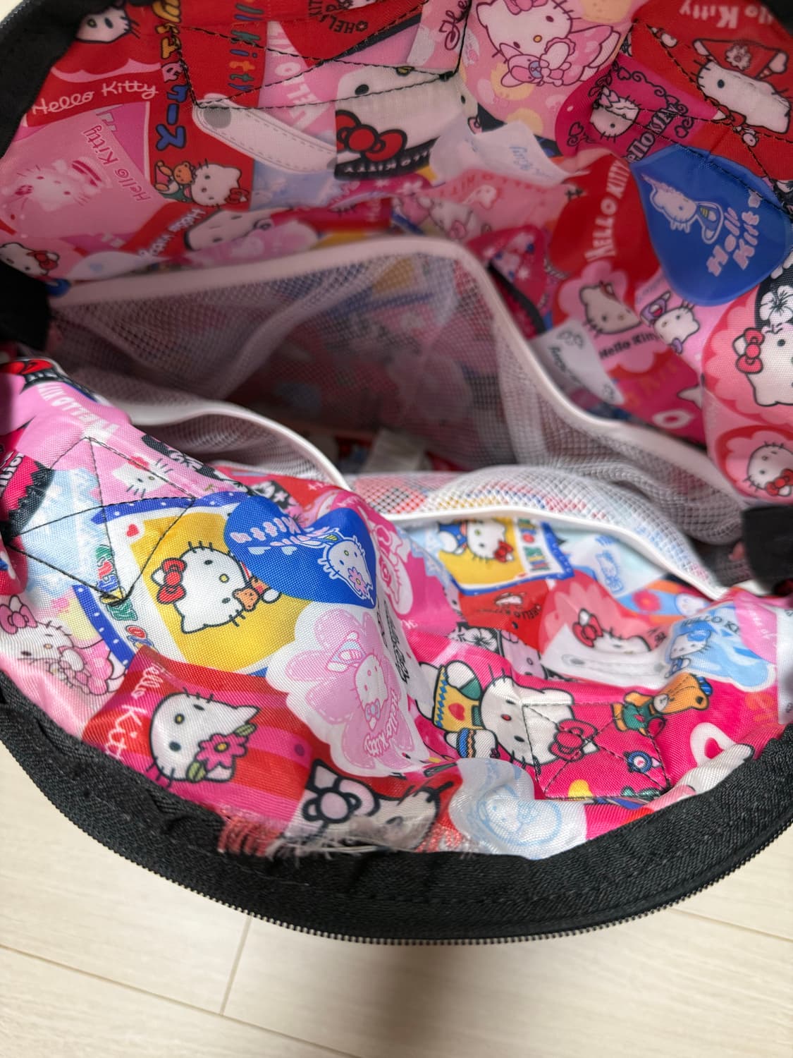 레스포삭 더블트러블 토트백 백팩 투웨이 헬로키티 45주년 상품이미지3