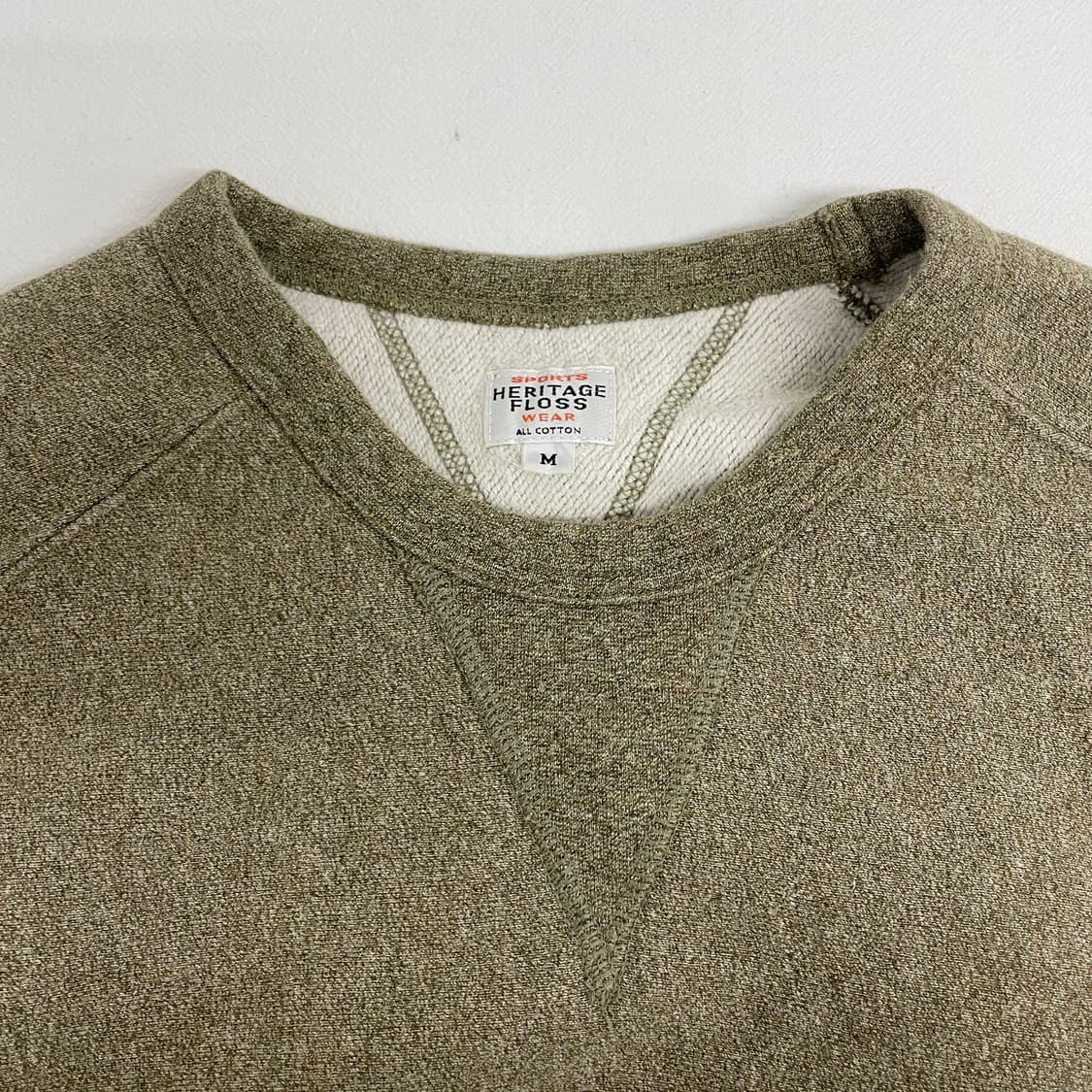 헤리티지폴리스 맨투맨 상품이미지3