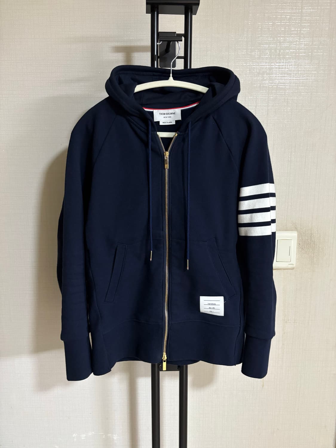 톰브라운 사선완장 후드집업 네이비 새상품급 상품이미지1