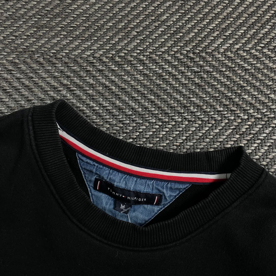 타미힐피거 스몰 자수로고 블랙 맨투맨y 4506 상품이미지5