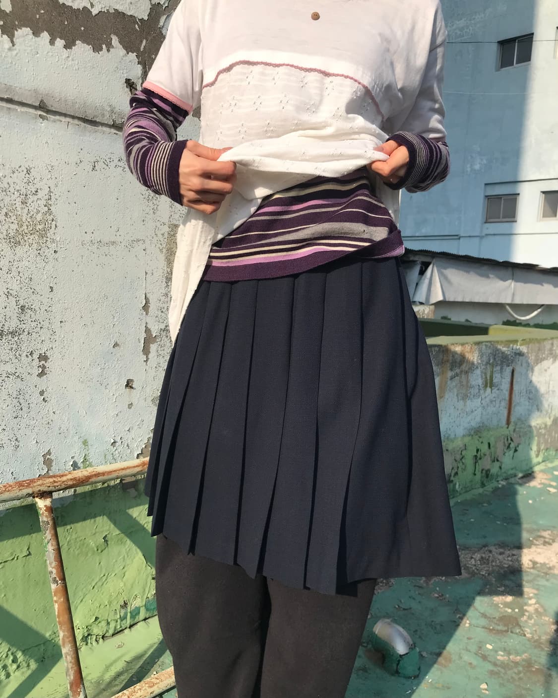 네이비 플리츠 랩 스커트 상품이미지1