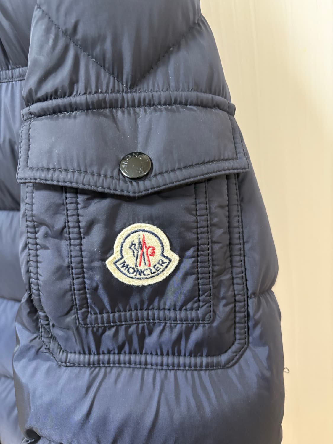 몽클레어 마르크 2사이즈 판매합니다. 상품이미지3