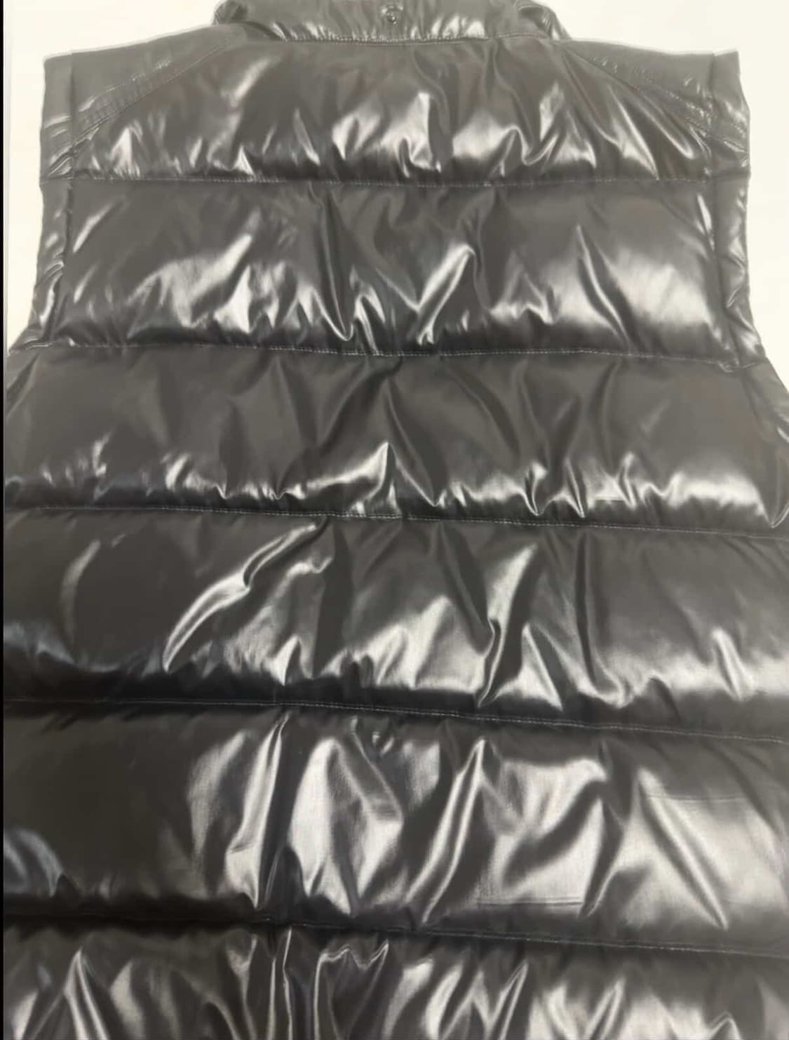 몽클레어 유광 조끼 패딩 상품이미지2