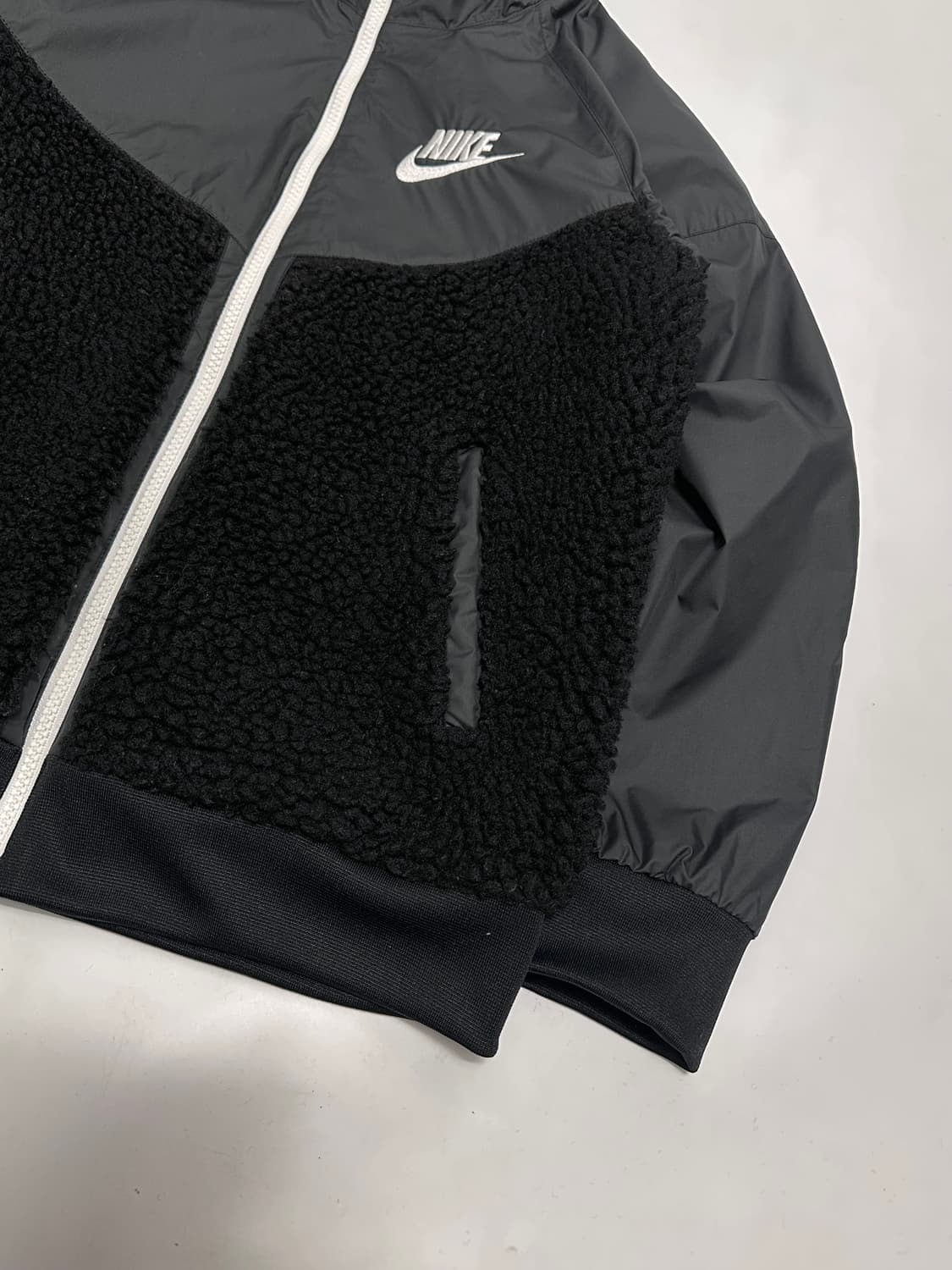 나이키 쉐르파 윈드러너 배색 바람막이 상품이미지3