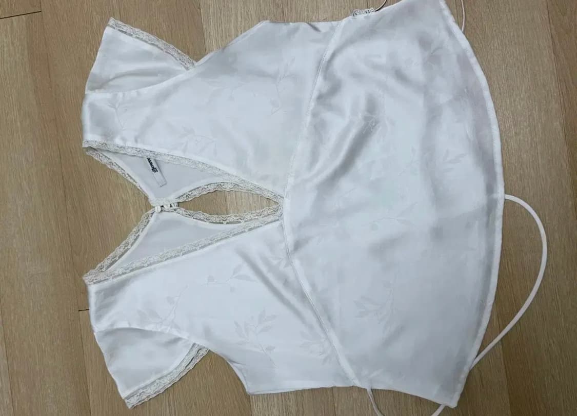 글로니 줄스 블라우스 상품이미지3