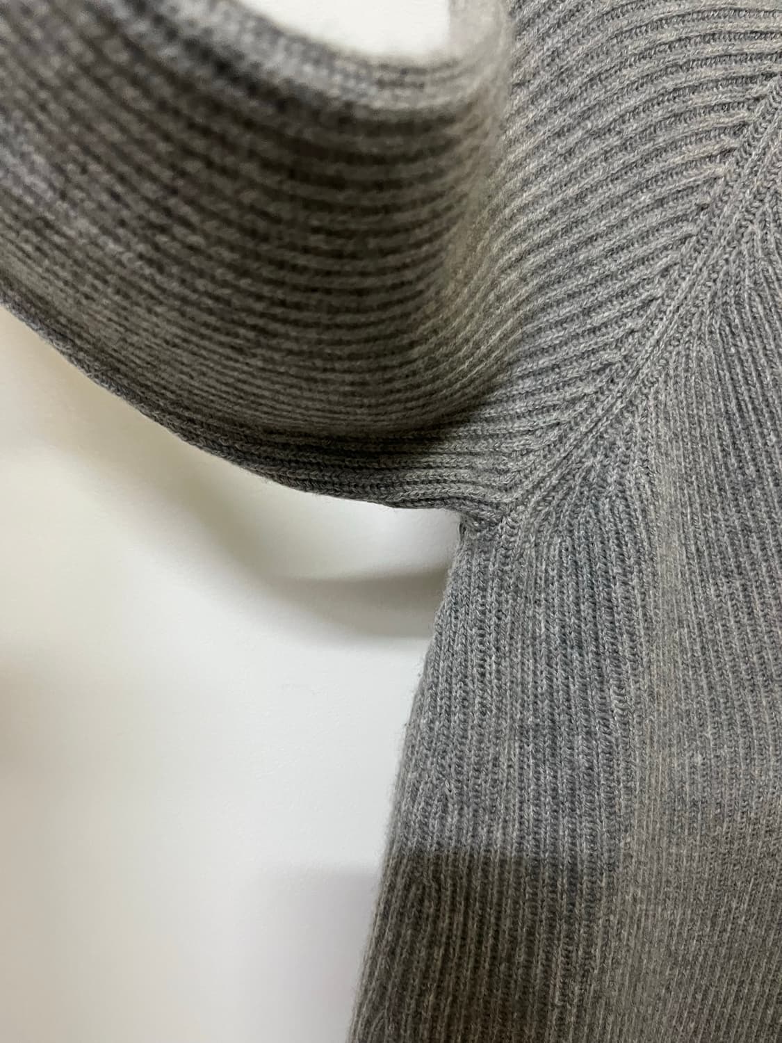 띠어리 캐시미어 100% 니트 상품이미지4