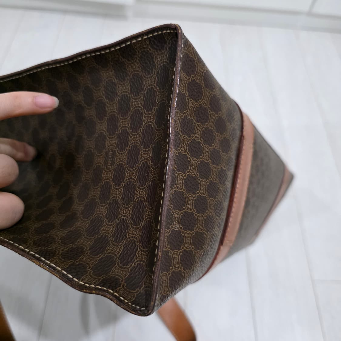 셀린느 마카담 트리옹프 숄더백 쇼퍼백 남녀공용 주우재백 상품이미지8