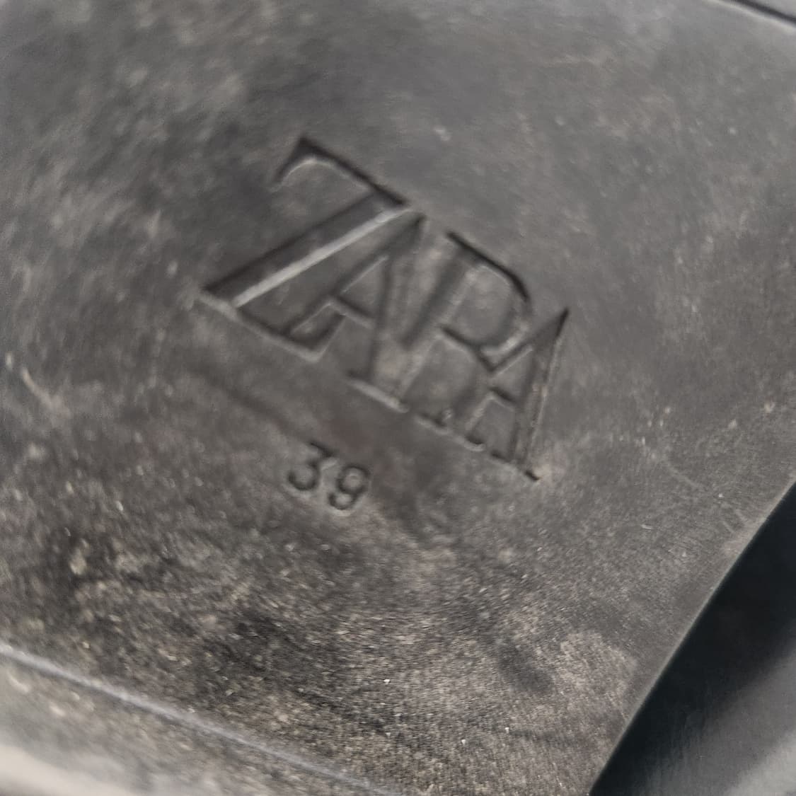 자라 ZARA 블랙 레더 롱부츠 | 미니멀 시크 정석핏 상품이미지8