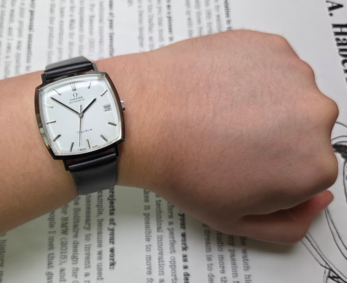 빈티지 오메가 제네브 정사각탱크 화이트 싱글데이트 오토매틱 
 상품이미지8