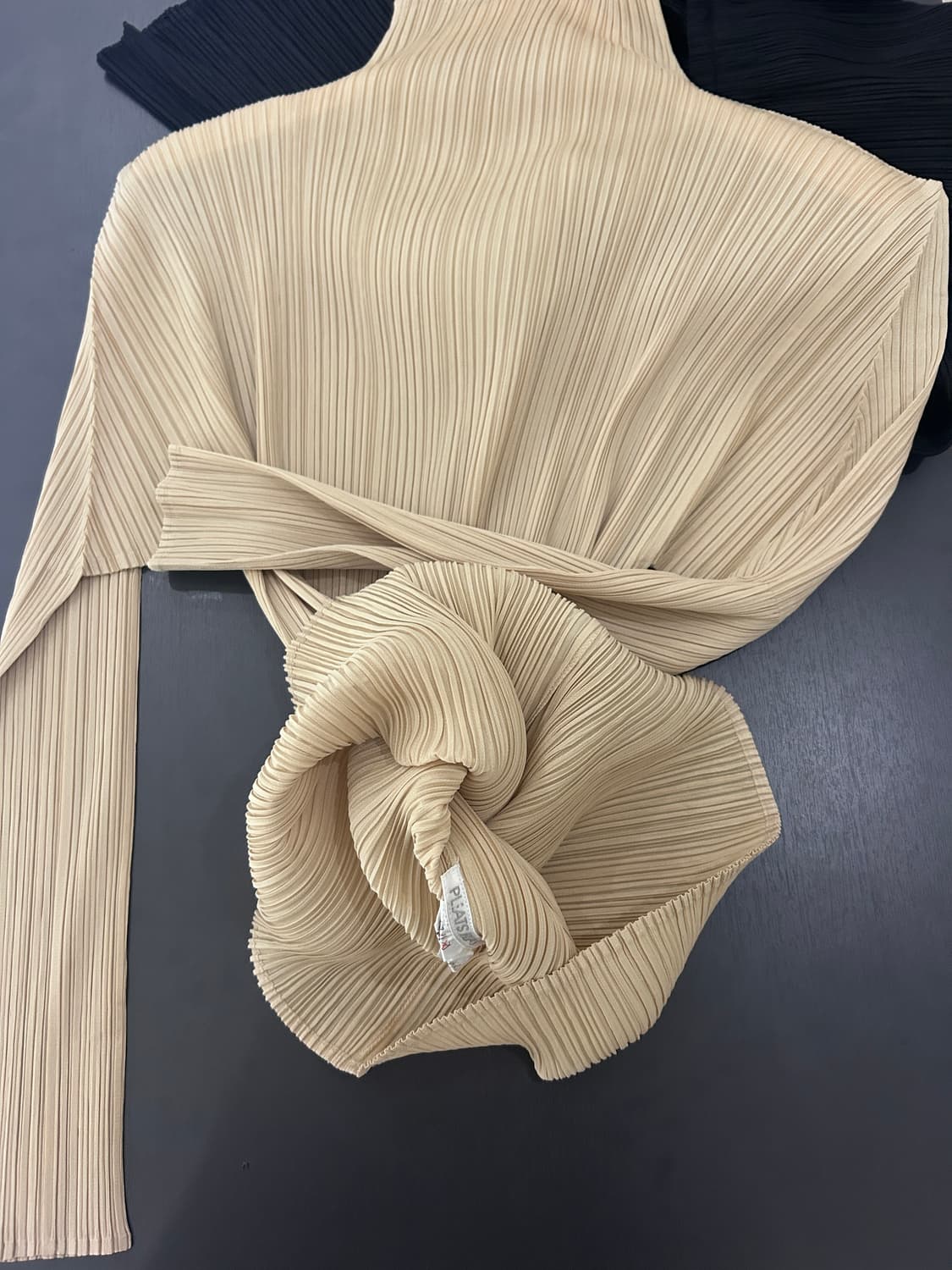 Pleats Please mock neck top 상품이미지3