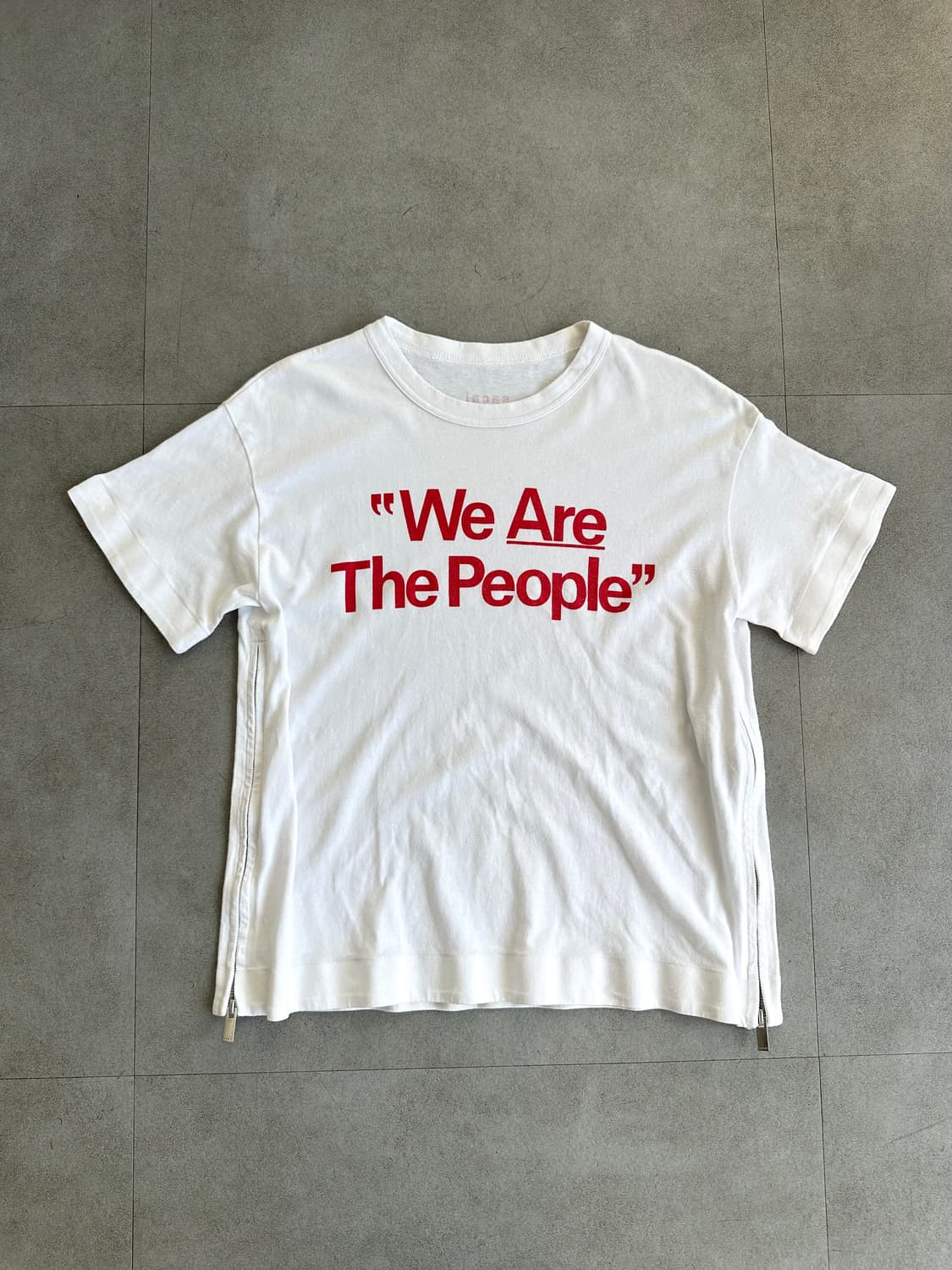 사카이 “we are the people” 사이드지퍼 반팔 티셔츠 상품이미지1