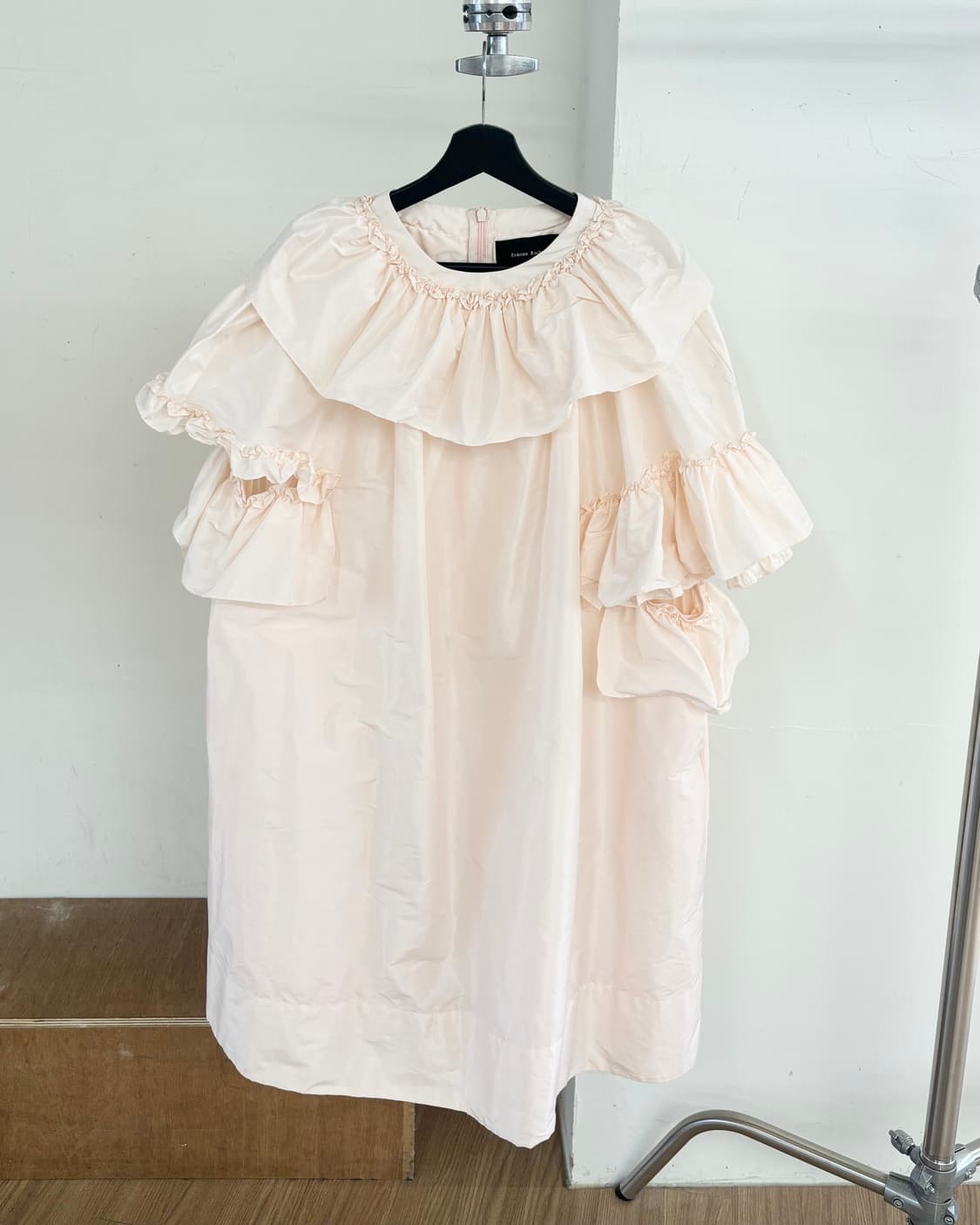 시몬 로샤 핑크 러플 레이스 원피스 상품이미지1