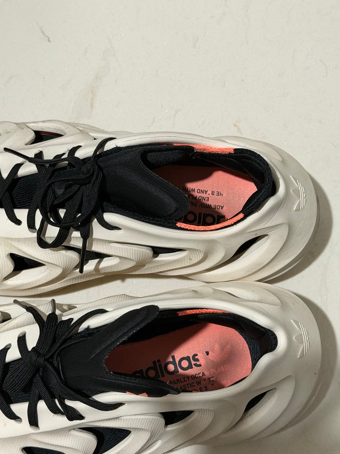 아디다스 아디폼Q 윈더 화이트 코어 블랙 상품이미지5