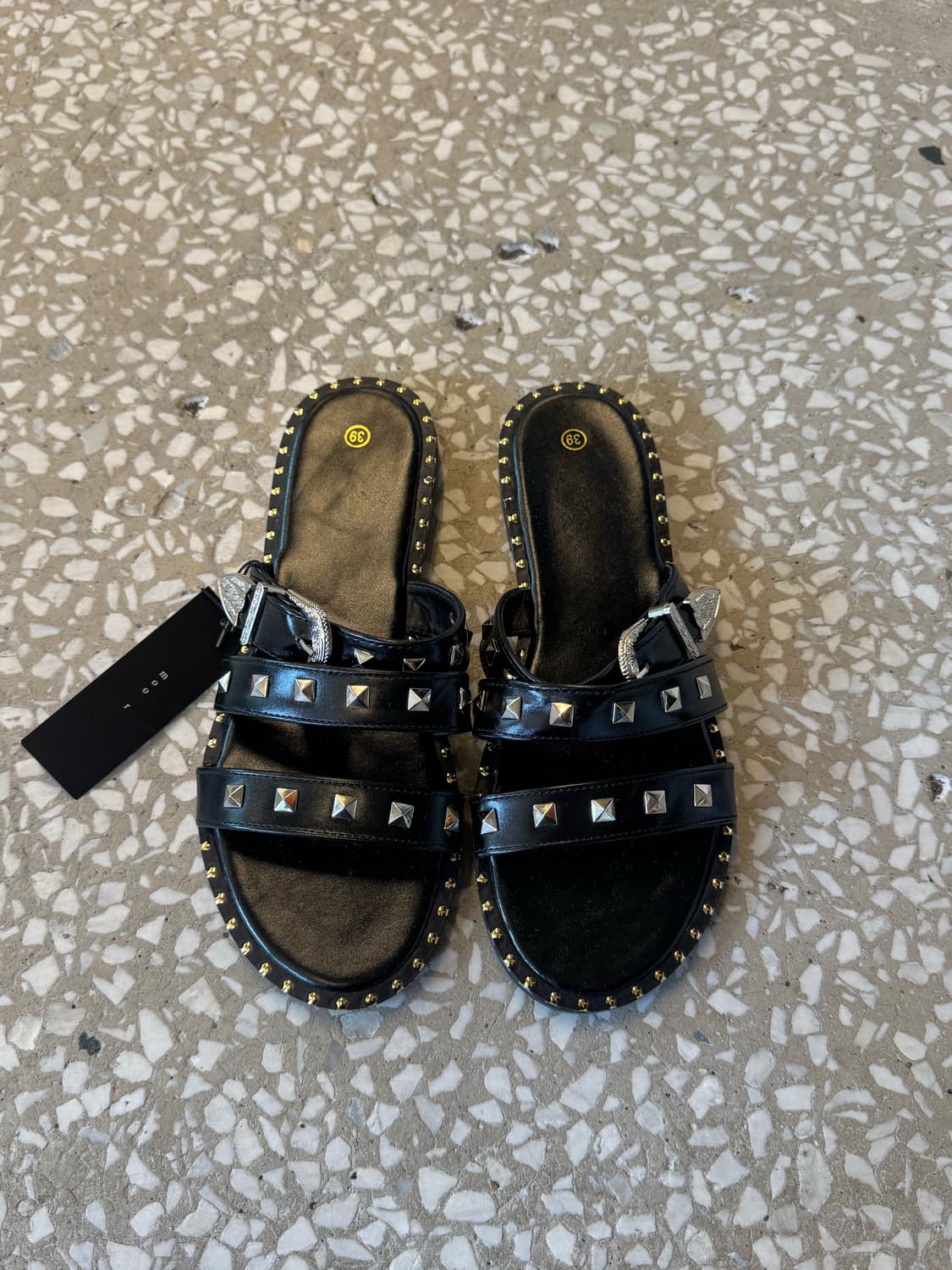 Valentino Garavani  Rock Stud Flat   상품이미지1