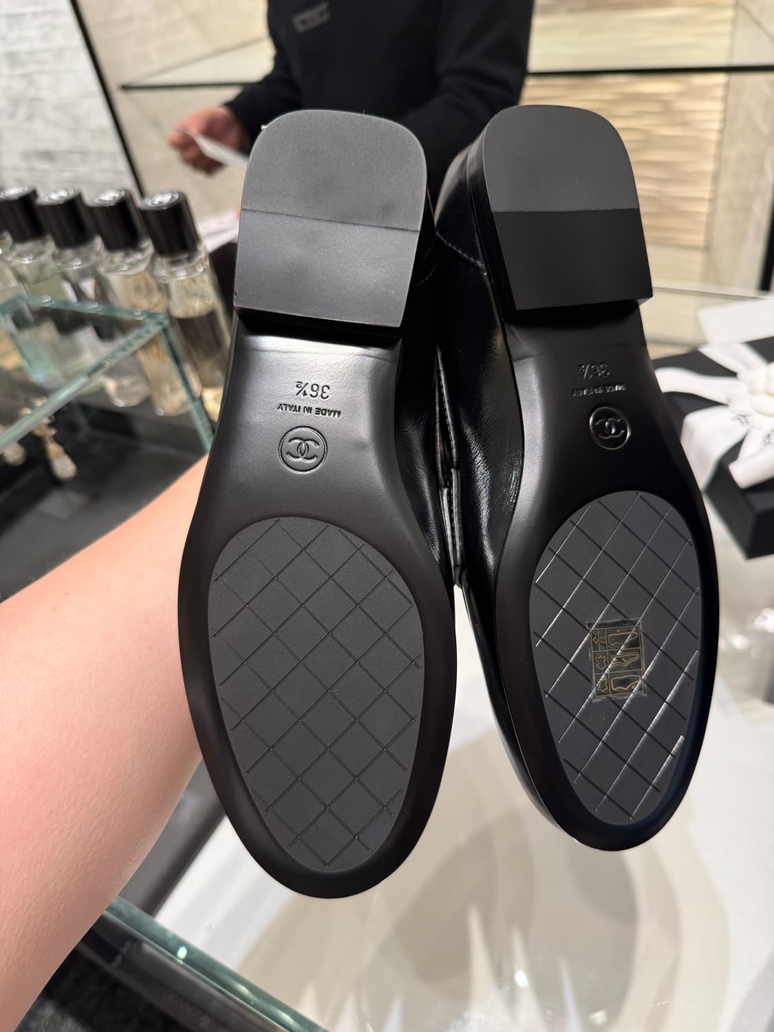 샤넬 로퍼 블랙 G46417   상품이미지4
