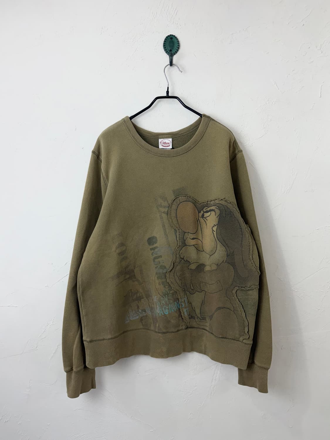 디즈니 Grumpy 스웻셔츠 (cut-off) 상품이미지1