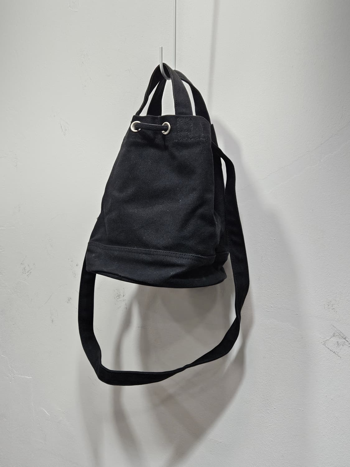 캉골(KANGOL) 드로우 스트링 버킷백 블랙  상품이미지8