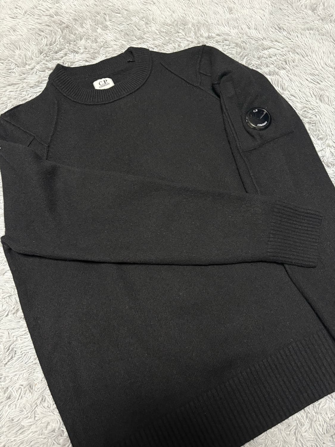 CP컴퍼니 렌즈 와펜 니트 상품이미지1