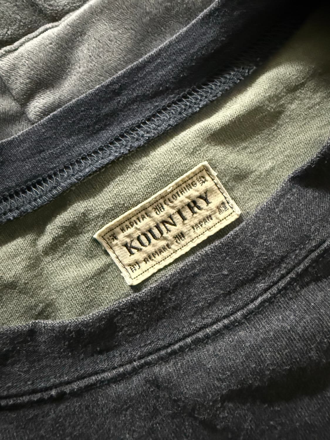 캐피탈  코튼 시팅 투톤 빅 포켓 본 티셔츠 블랙 카키 1사이즈 상품이미지3