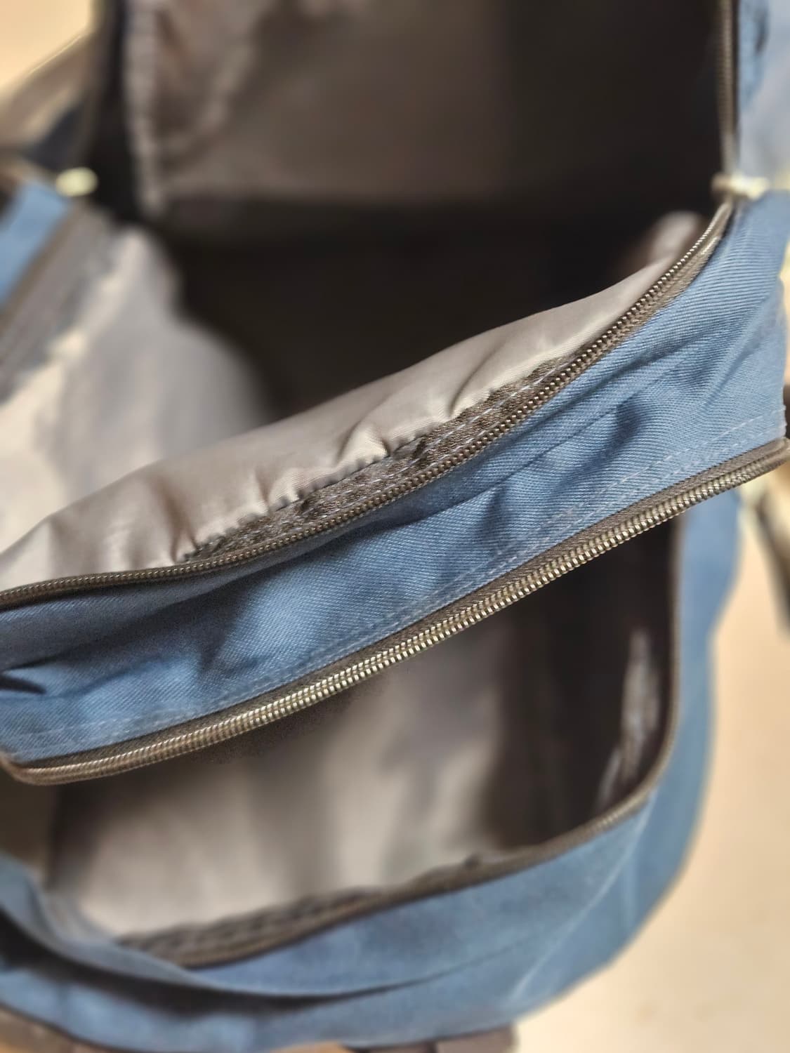 진스포츠 빅스튜던트 백팩 네이비(치이카와 하치와레 키링 포함)가방 상품이미지5