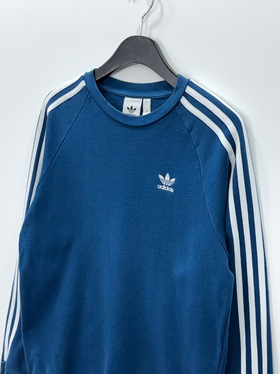 아디다스 삼선 로고 맨투맨 블루 M 상품이미지2