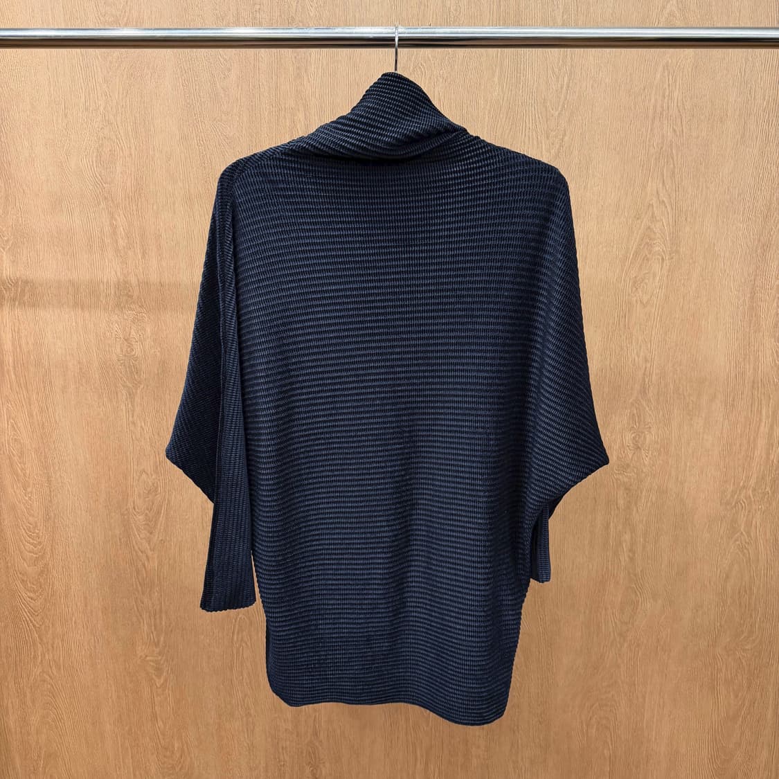 스피치오 하이넥 플리츠 롱 탑 드롭 숄더 하프 슬리브 디테일 루즈핏 블랙 상품이미지3