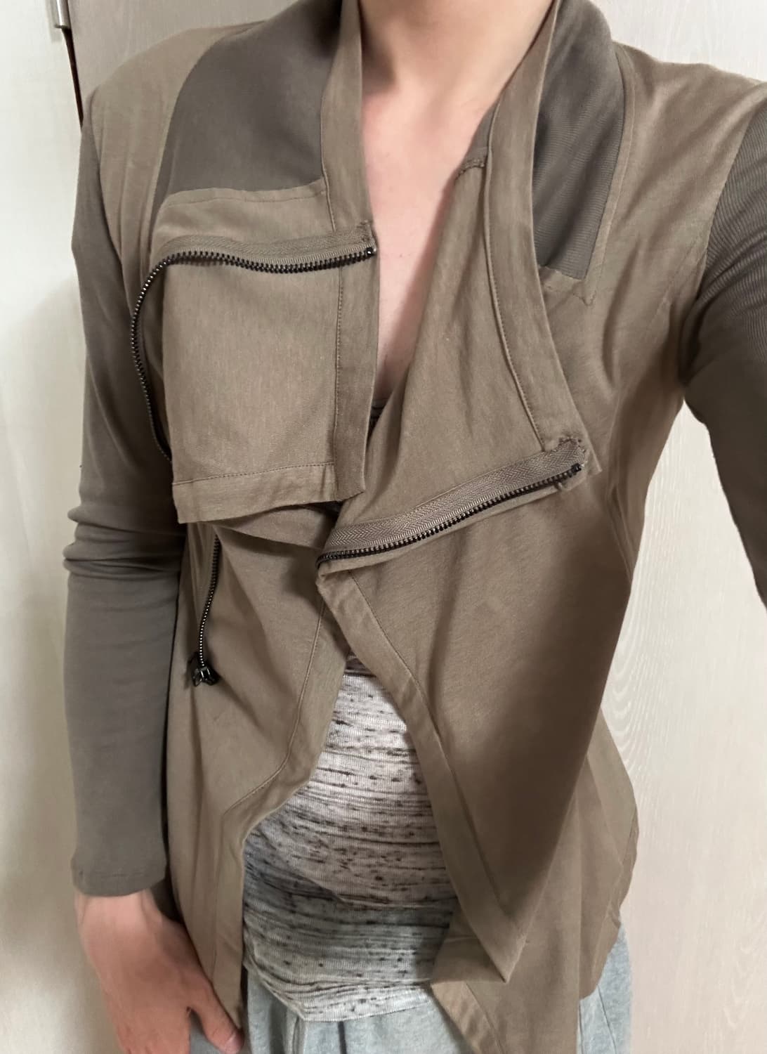 릭맛 사선 하이넥 카키 브라운  슬레이브 자켓  상품이미지2