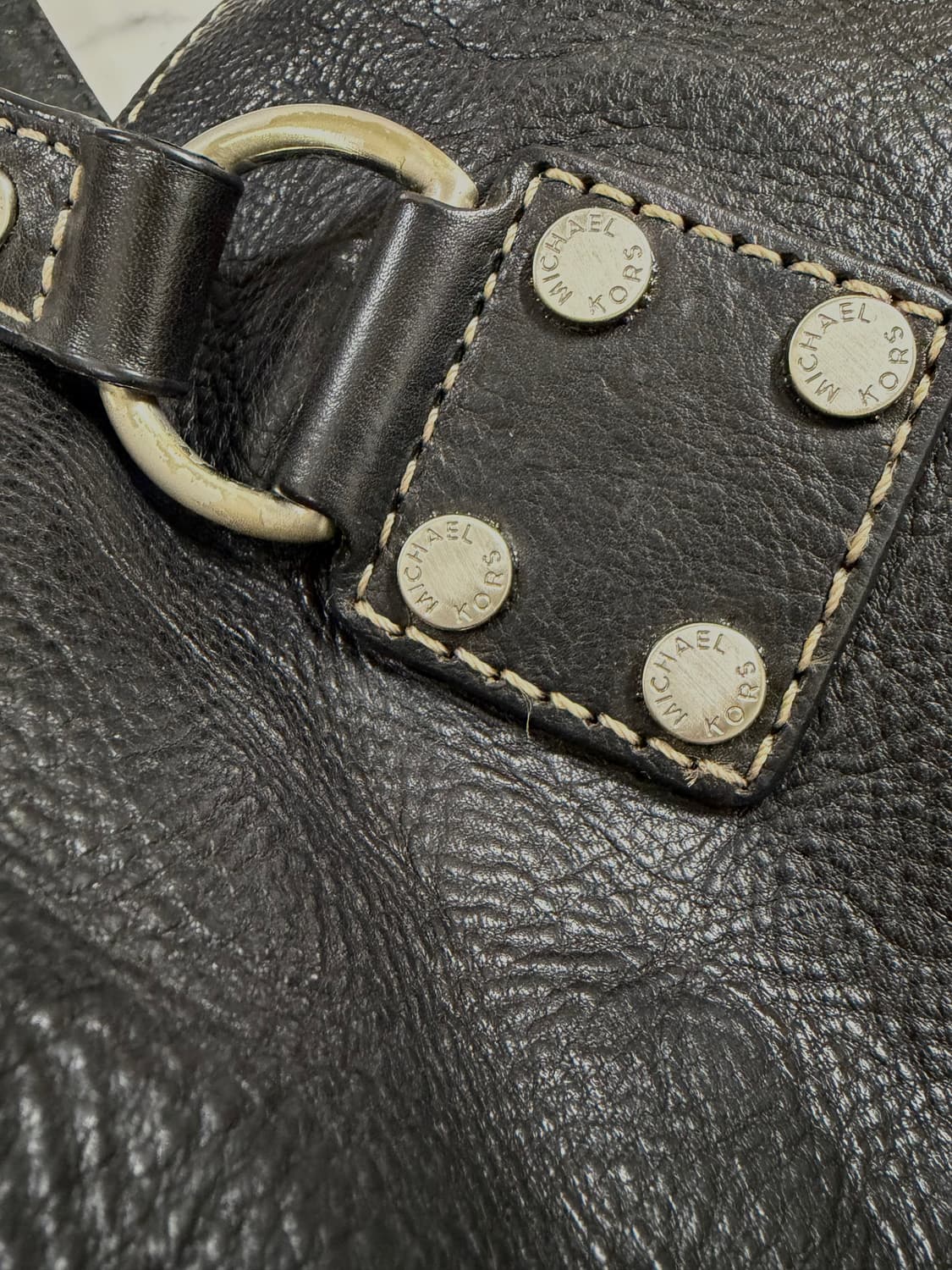 마이클코어스 위캔드 숄더백 라지 상품이미지2