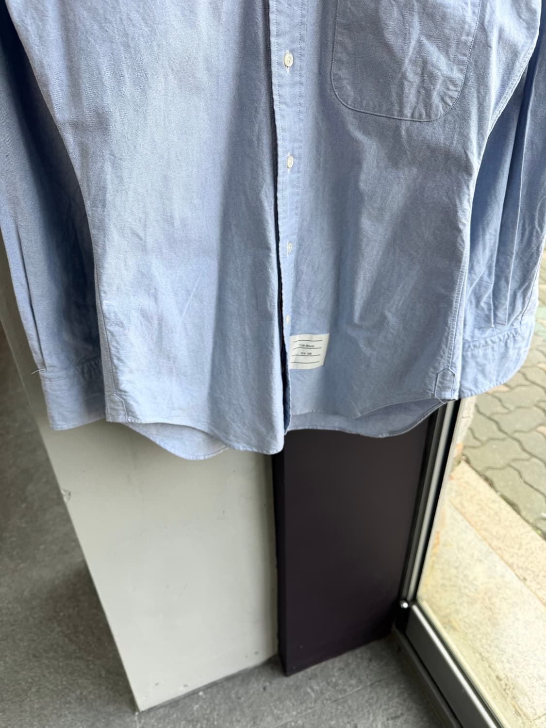 1/ 톰브라운 라이트블루 클래식 셔츠 상품이미지5