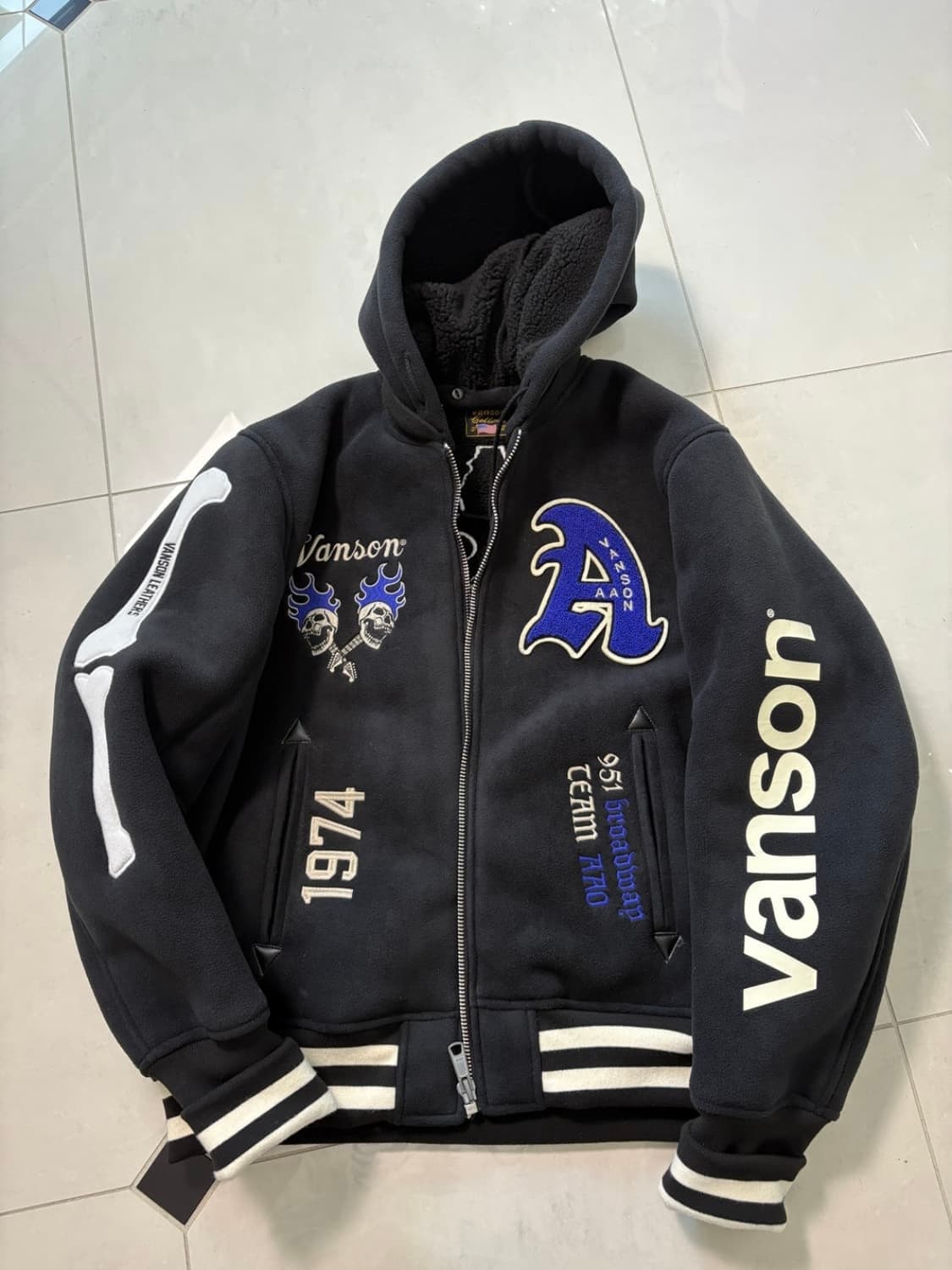 x AAO crop varsity jacket 크롭 바시티 자켓 상품이미지9