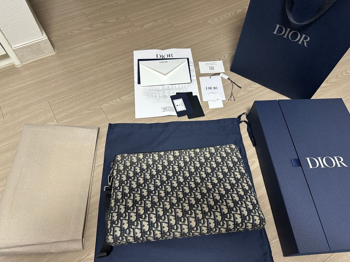디올 A4 지퍼 파우치 상품이미지1