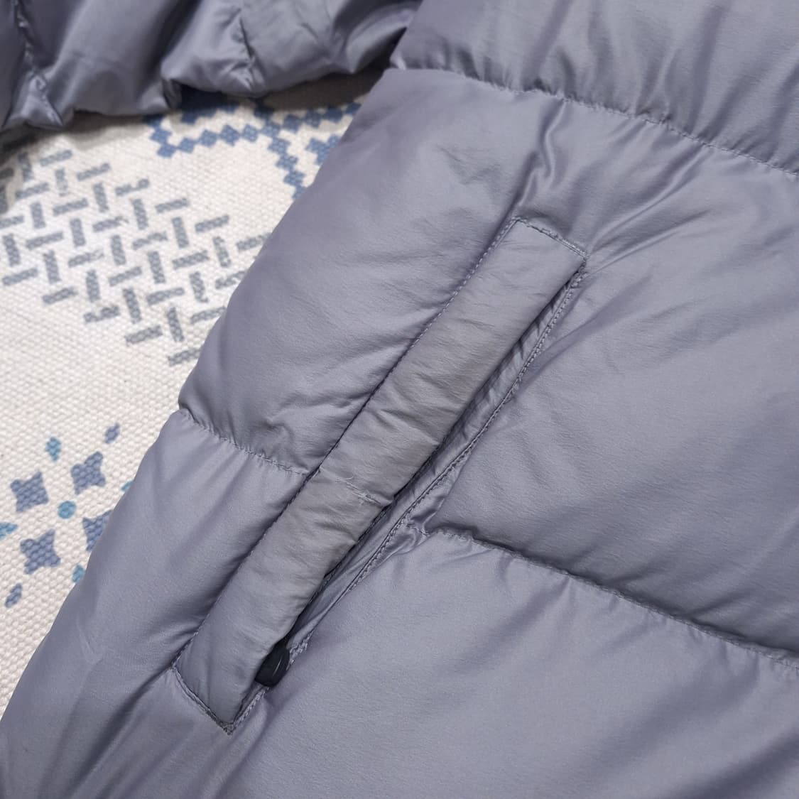 노스페이스 700 그레이 블랙 배색 눕시 화이트라벨 거위털 구스다운 패딩 상품이미지6