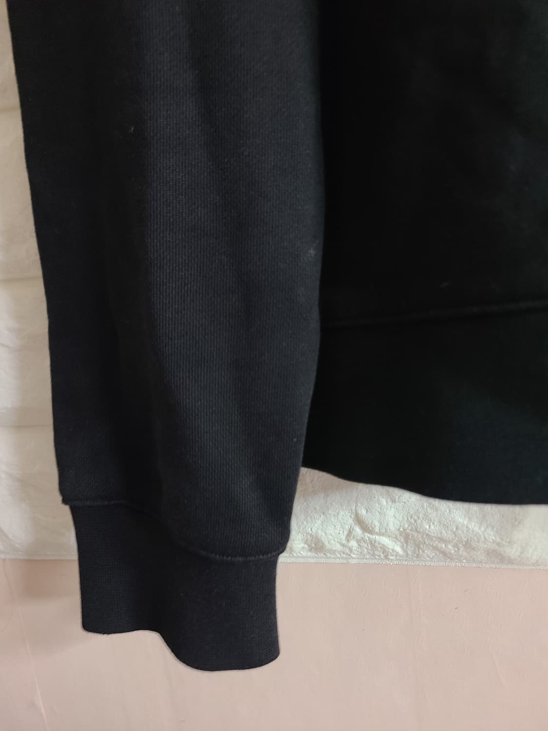 APC 블랙 맨투맨 티셔츠(95) 상품이미지3