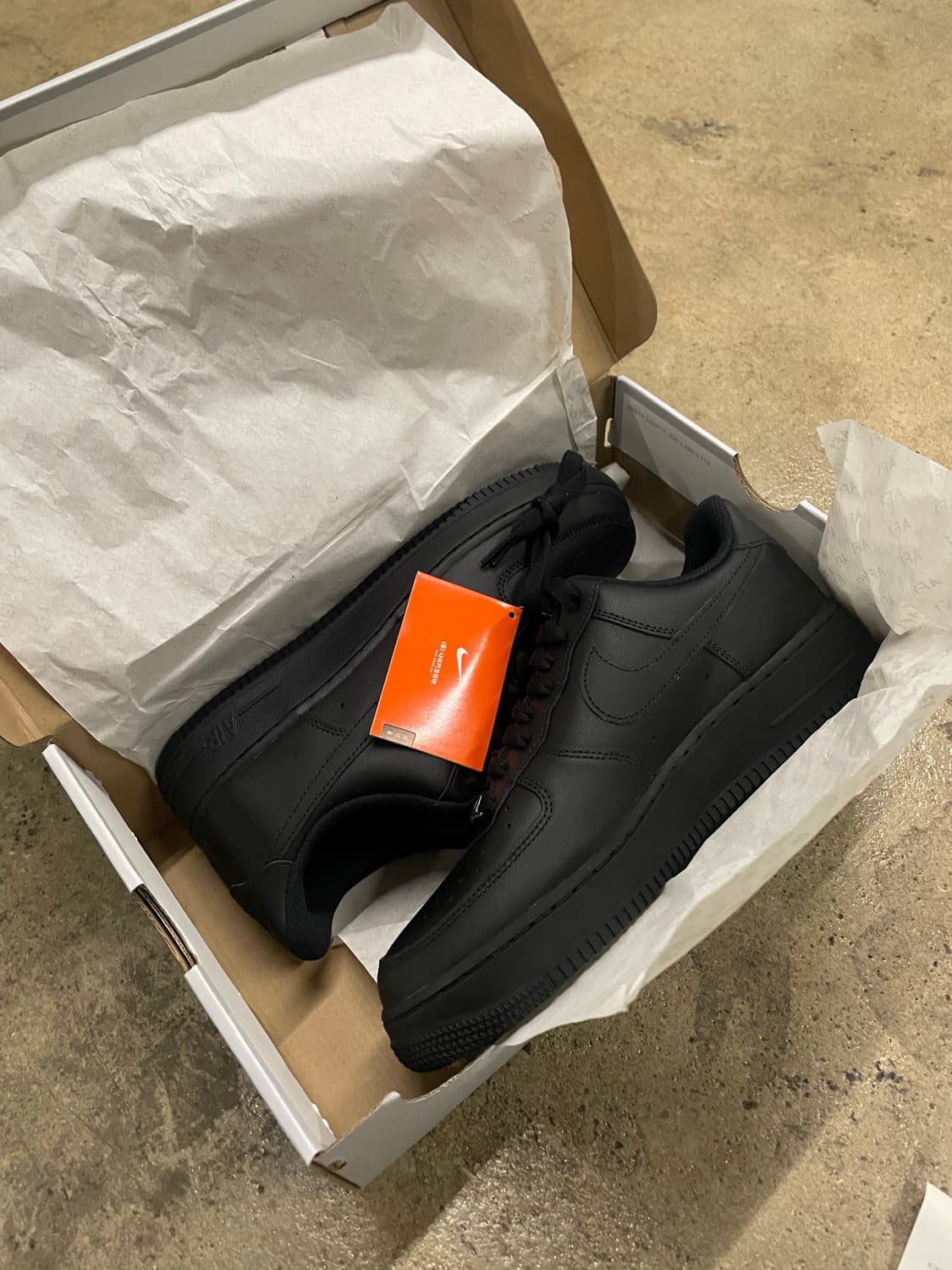 나이키 에어포스 1 ‘07 블랙/블랙(새 제품) 상품이미지2