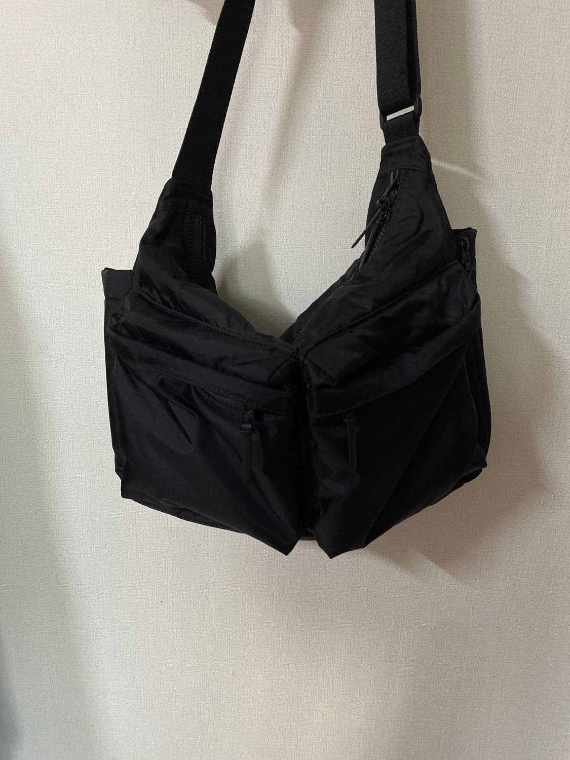 유니클로 포켓 백 블랙  상품이미지1