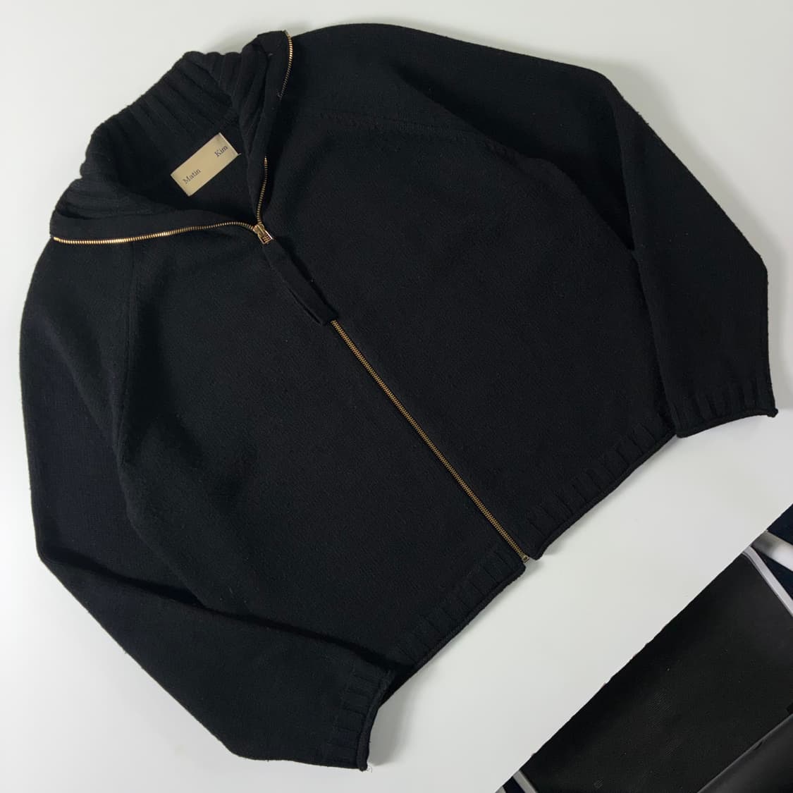 Matin kim  마뗑킴 스펠 포인트 블랙 니트 집업   상품이미지2