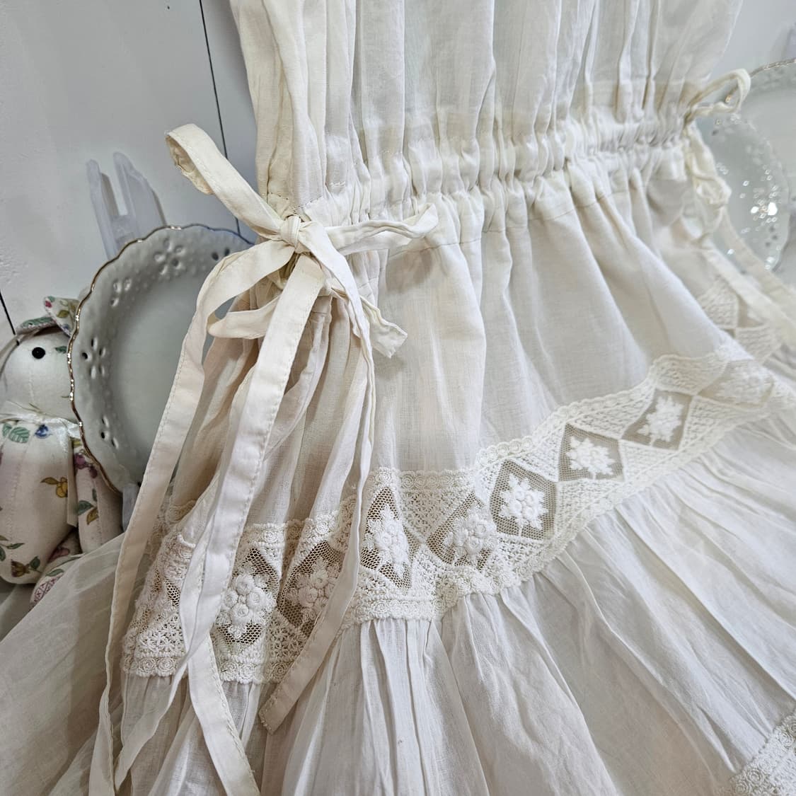 엑시즈팜(Axes Femme) 아이보리 레이스 티어드 원피스 상품이미지5