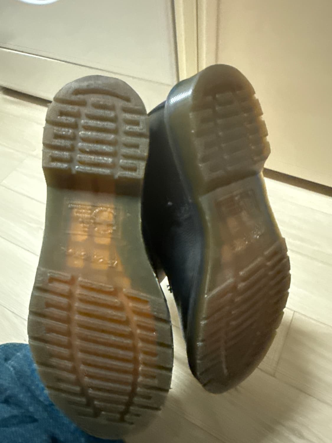 닥터마틴 8홀 부츠 상품이미지2